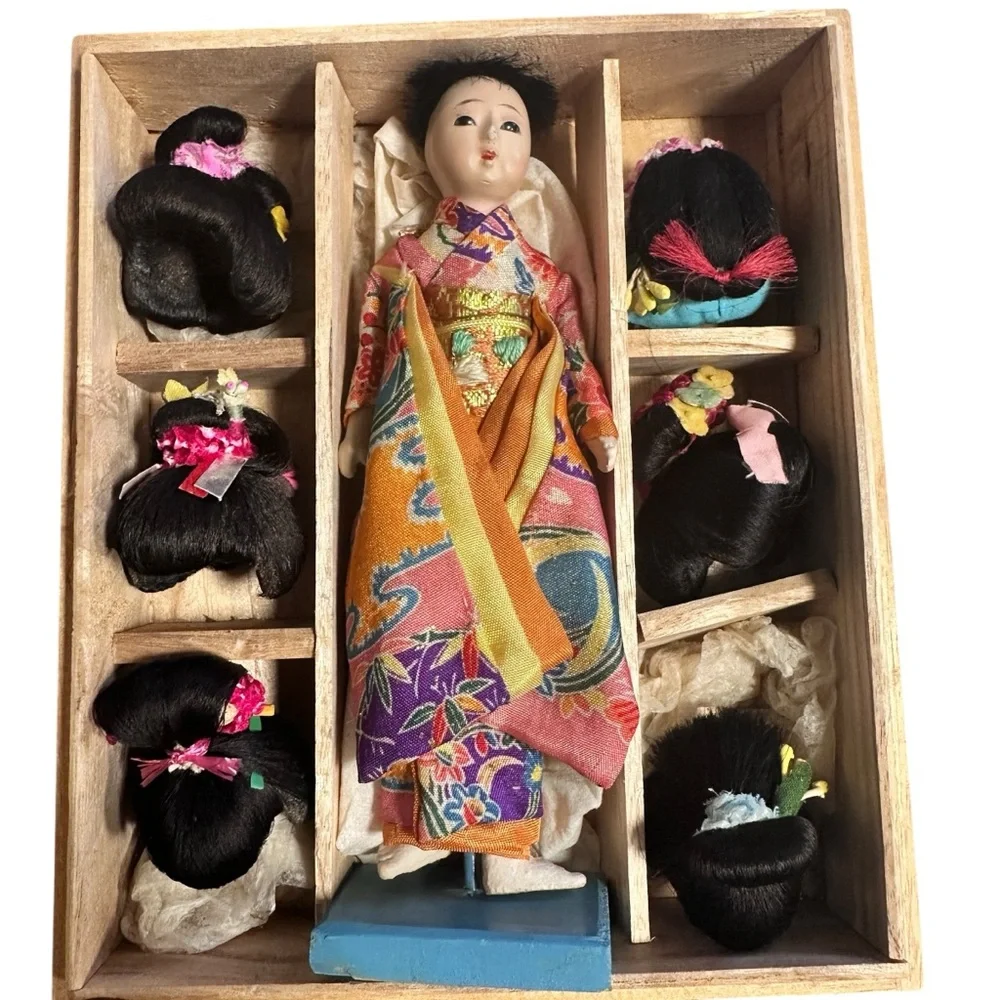 Vintage “Hanako” Japanese Doll with Six Wigs in Original Wooden Box - Picture 4 of 5